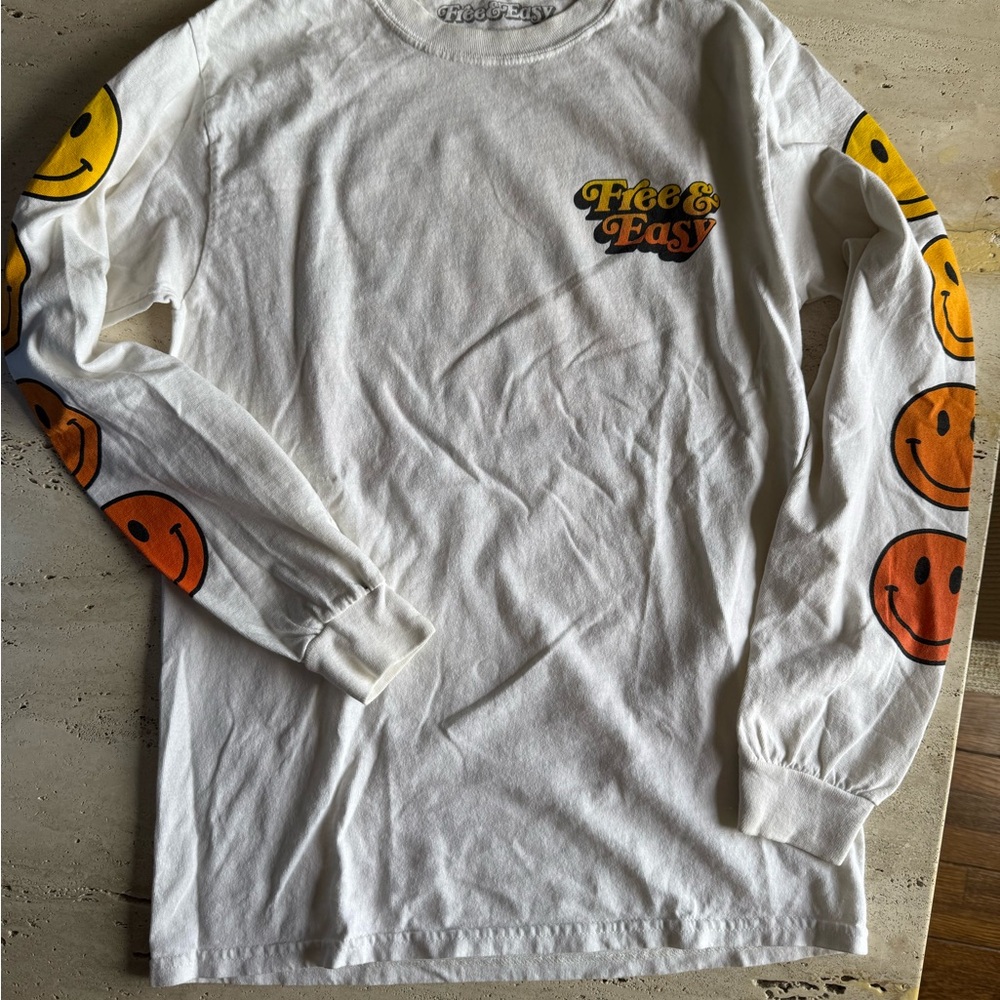 Free &‎ Easy White Long Sleeve “Don’t Trip” Shirt
